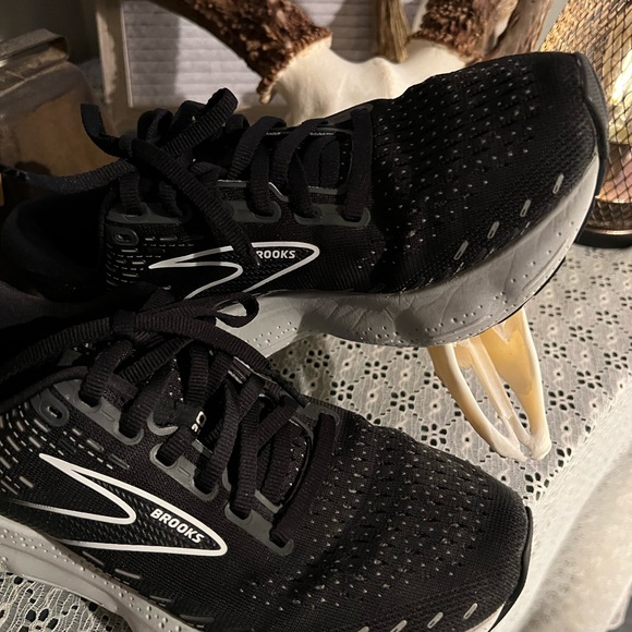 Women’s Brooks Glyerin 20; Limited Edition- used in good shape - Picture 13 of 14